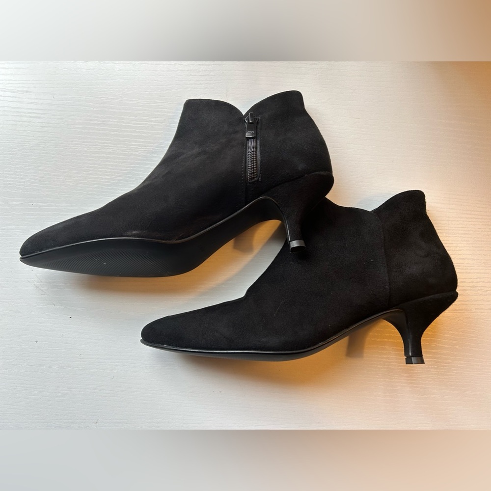 NWOT black Suede kitten ankle heel boots Italian Sz 38 / 7.5 chic classic